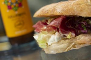 panino GIOVANE con birra